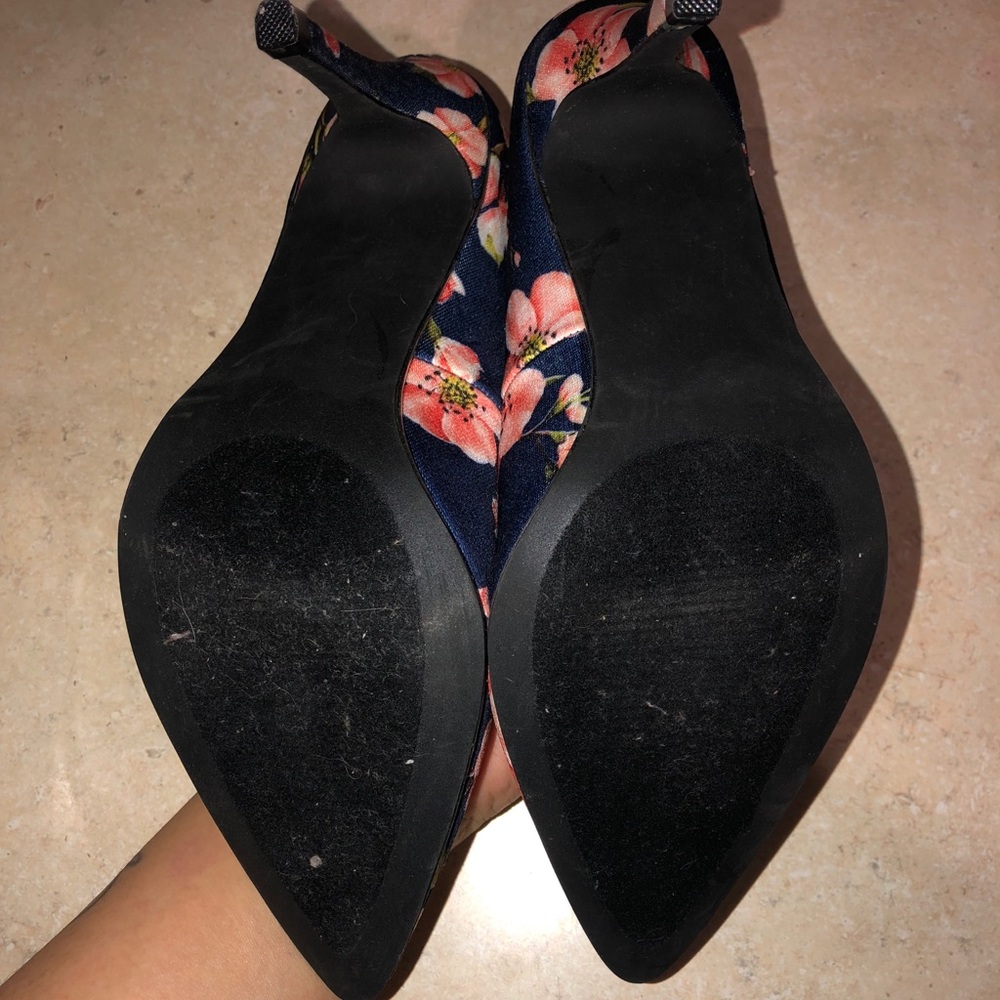 Shoes - Picture 3 of 3